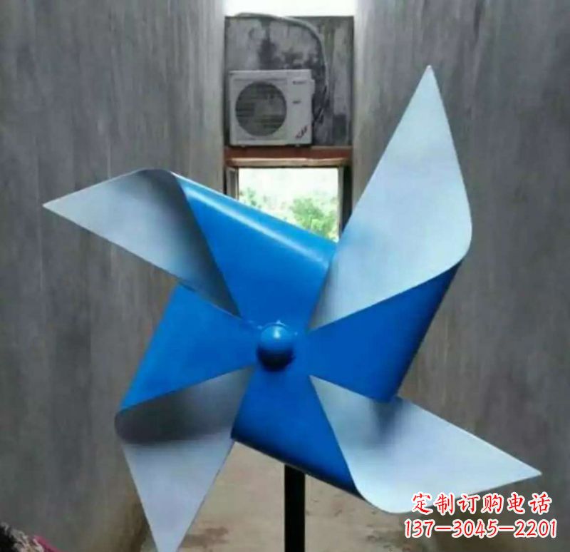 廊坊色彩斑斓的不锈钢风车雕塑