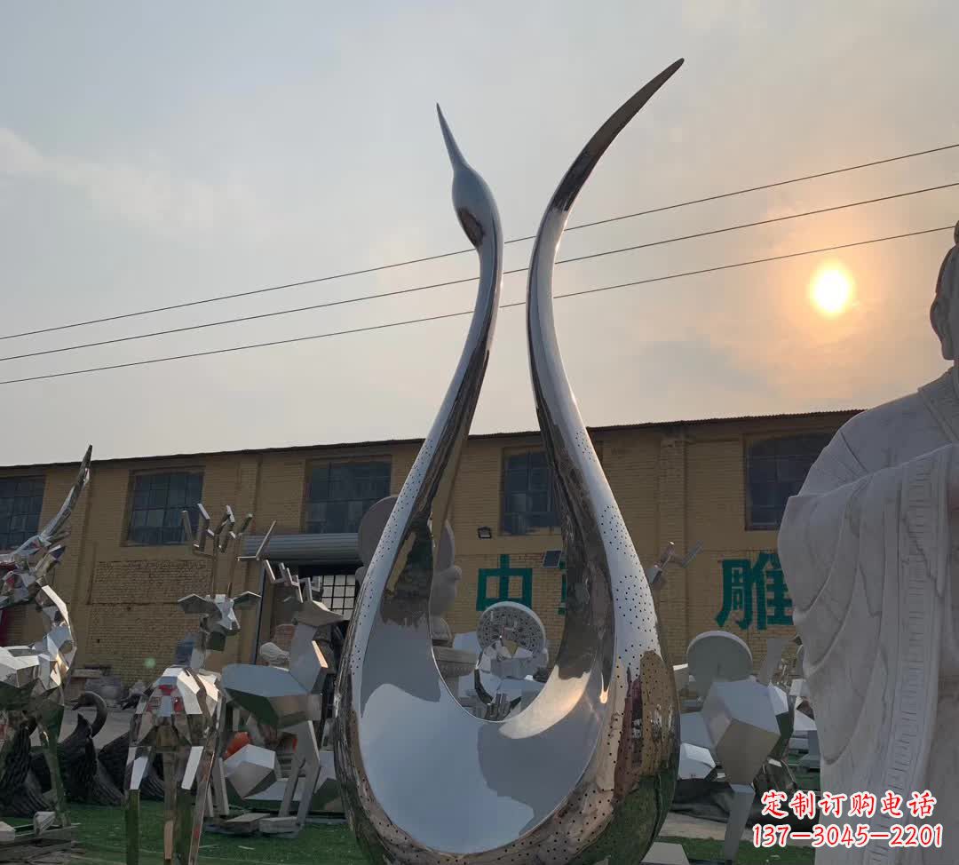 廊坊雕塑镜面天鹅