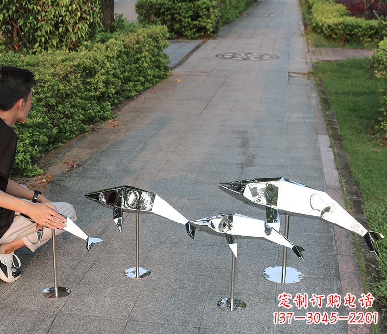 廊坊抽象不锈钢海豚雕塑
