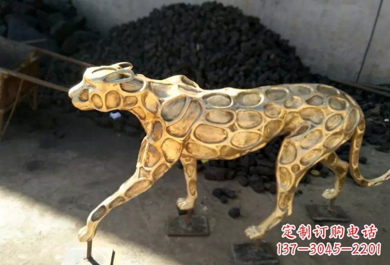廊坊青铜豹雕塑象征着非凡力量与威严