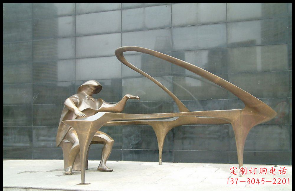 廊坊钢琴雕塑融合音乐与艺术的完美结晶
