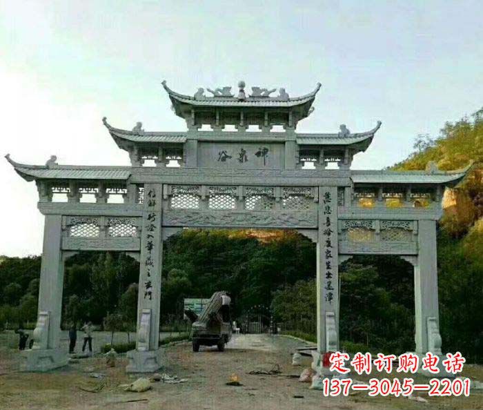 廊坊村口石雕牌楼千百年文化瑰宝