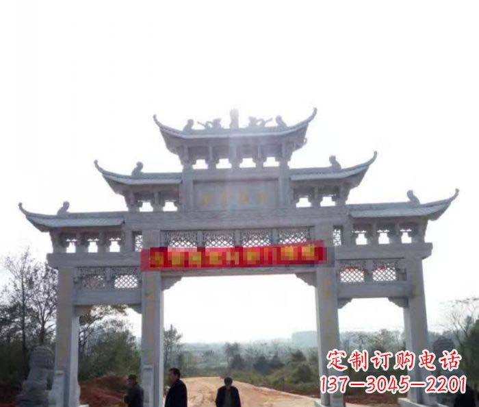 廊坊三门石雕牌楼古老而精美的雕塑