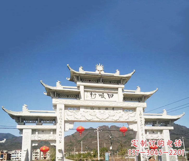 廊坊村庄的牌坊雕塑