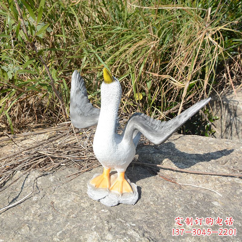廊坊祈求和平的雕塑少女