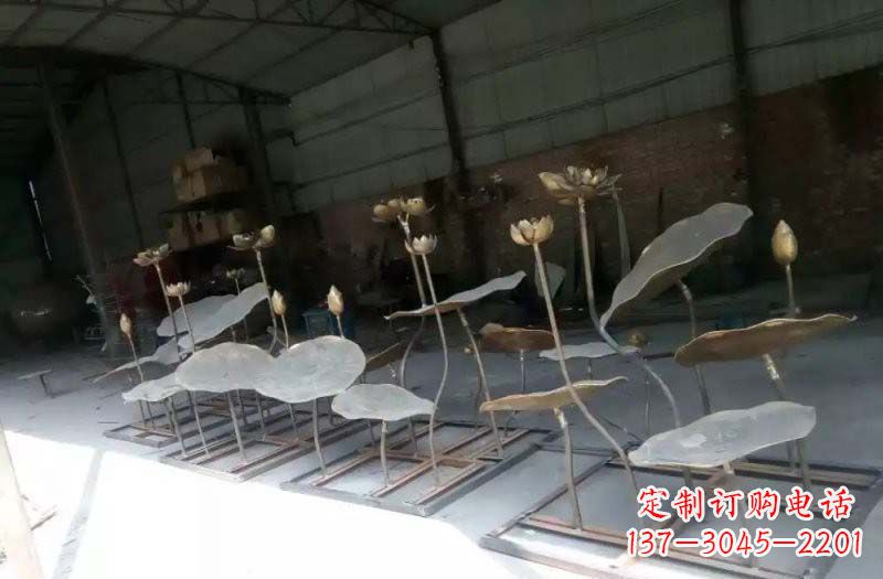 廊坊精美锻铜荷花荷叶雕塑