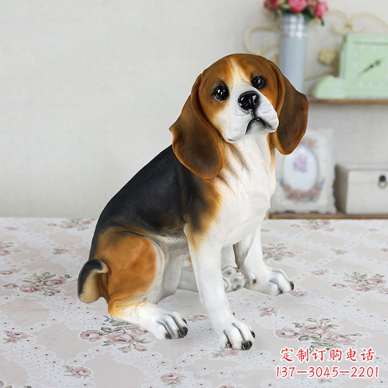 廊坊玻璃钢蹲姿仿真比格犬雕塑
