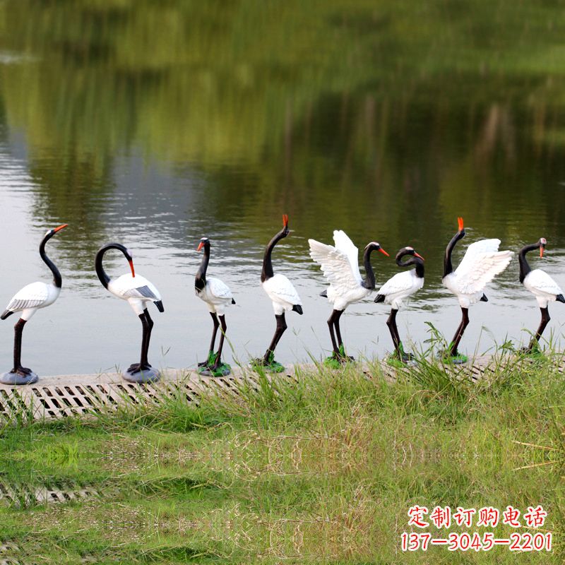 廊坊玻璃钢动物水池雕塑
