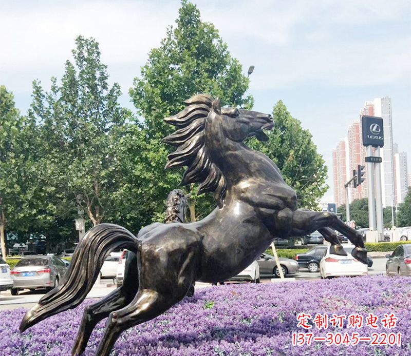 廊坊公园奔马铜雕