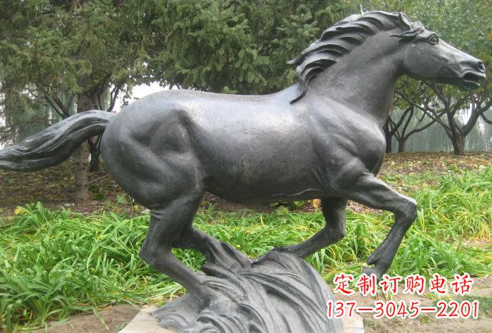 廊坊公园奔马铜雕222