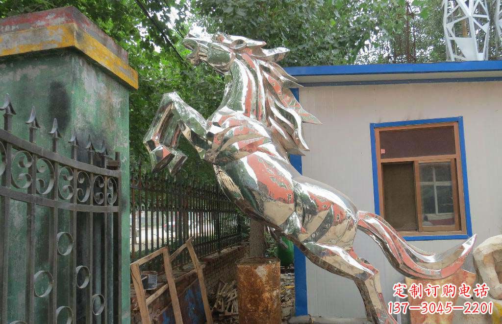 廊坊优雅凌厉的不锈钢奔跑马雕塑