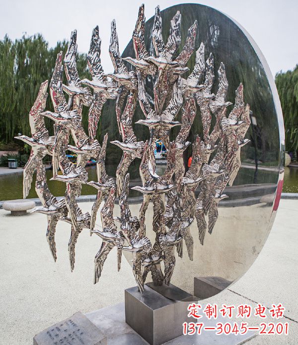 廊坊欣赏鸽子轻盈的美丽——不锈钢动物鸽子雕塑