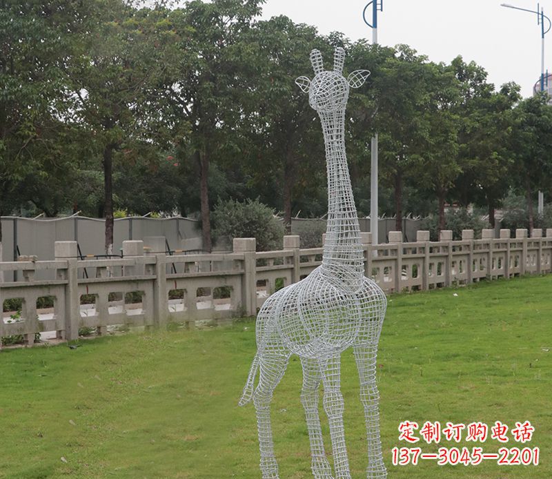 廊坊浪漫活力·不锈钢镂空长颈鹿雕塑