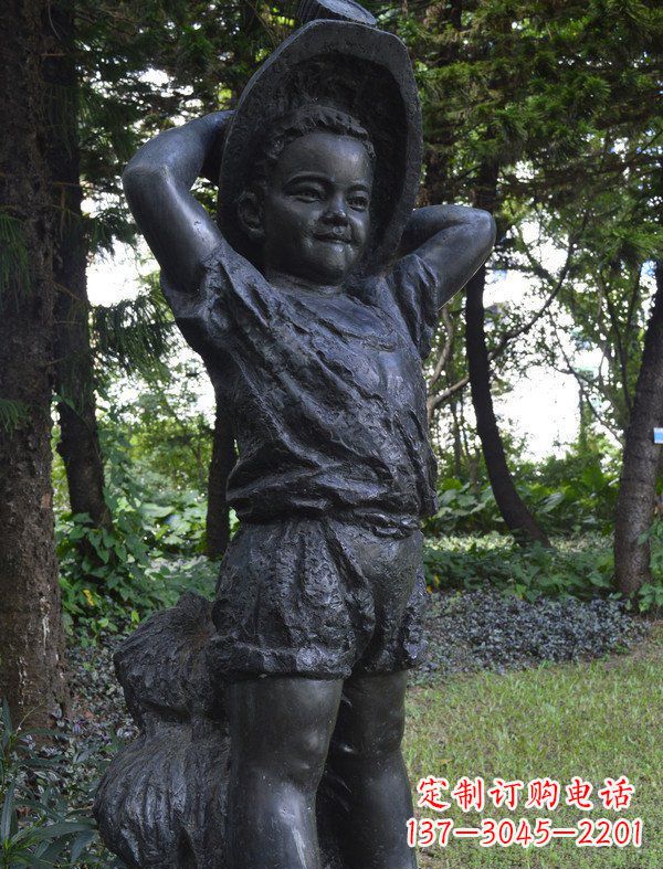 廊坊优雅童子·少年戴草帽铜雕