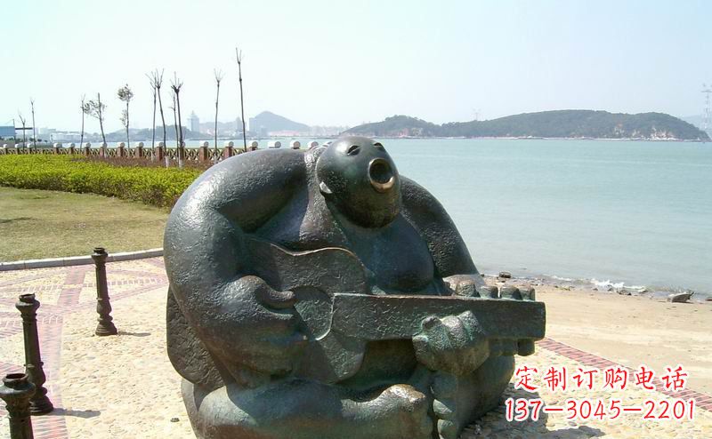 廊坊音乐驻足,公园弹吉他铜雕