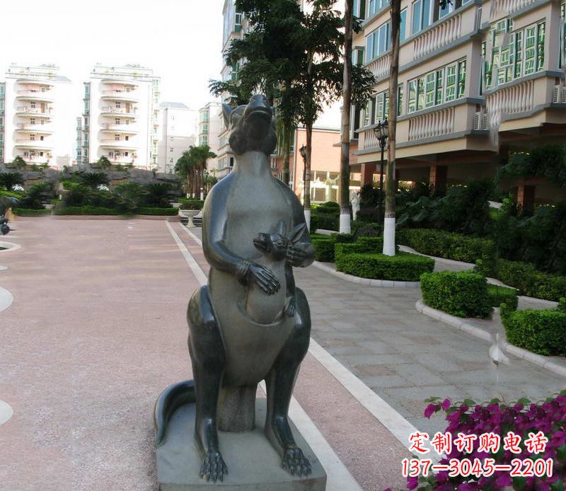 廊坊公园动物袋鼠石雕