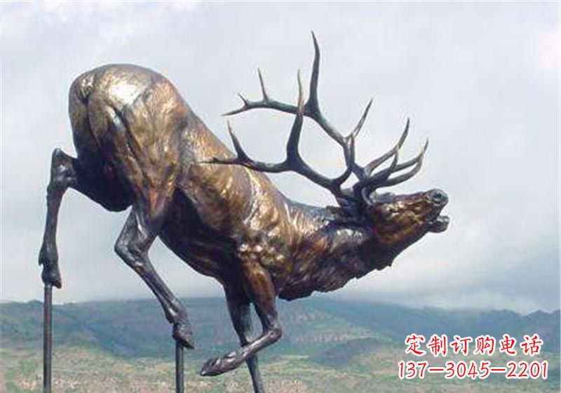 廊坊公园动物驯鹿铜雕