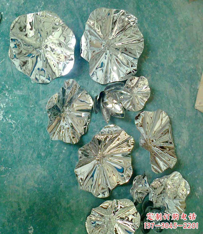 廊坊精致锻铜荷叶造型雕塑