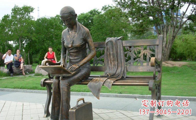 廊坊把童真雕刻在铜雕中——女孩雕塑