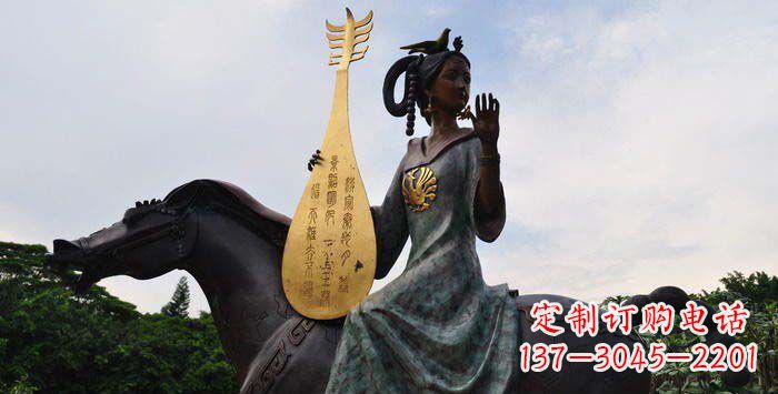 廊坊传统风情,精美古典的琵琶女铜雕