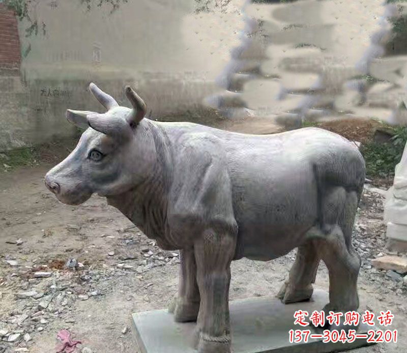 廊坊公园青石牛石雕