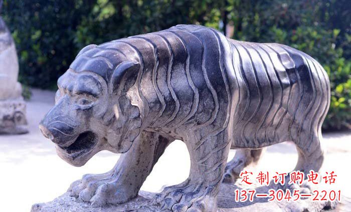廊坊公园青石老虎雕塑
