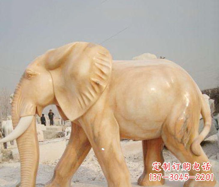 廊坊公园晚霞红大象雕塑