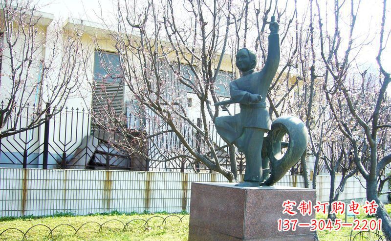 廊坊公园舞剑的老人人物铜雕