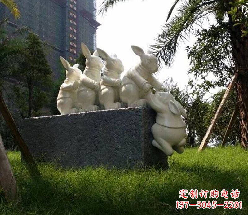 廊坊中领雕塑精美兔子石雕