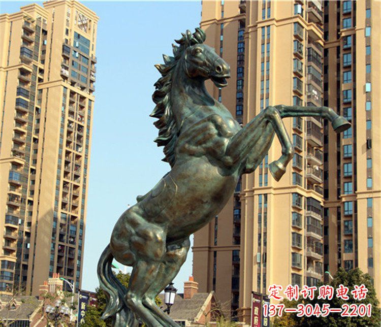 廊坊公园小区立马动物铜雕