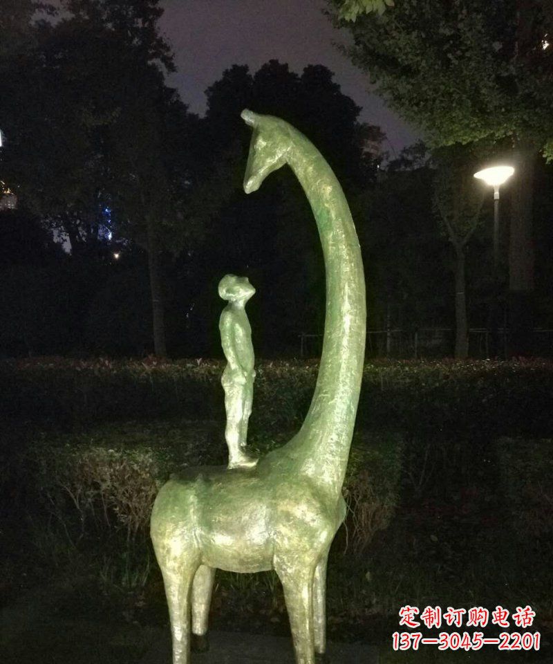 廊坊壮观绝伦的长颈鹿雕塑