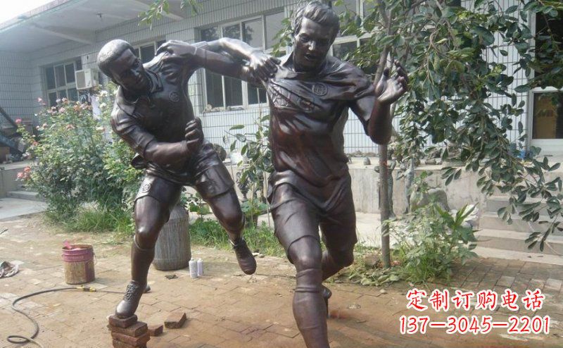 廊坊公园足球运动人物铜雕