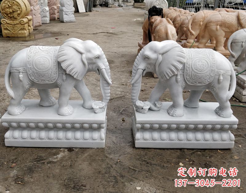 廊坊古代门前两侧大象石雕