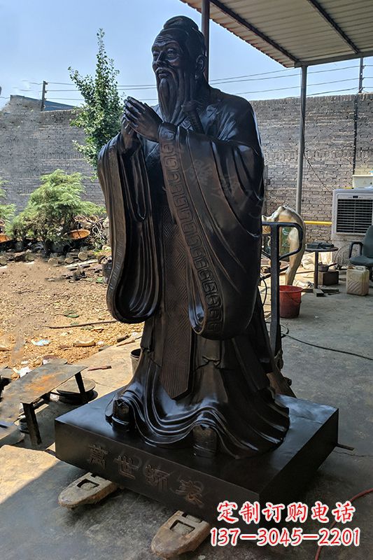 廊坊精美孔子雕塑,还原历史大师的英姿
