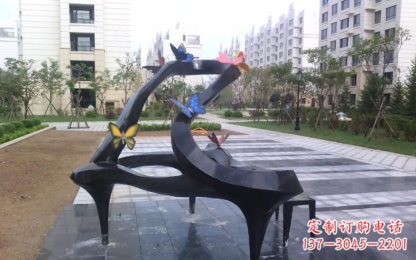 廊坊广场不锈钢抽象钢琴雕塑
