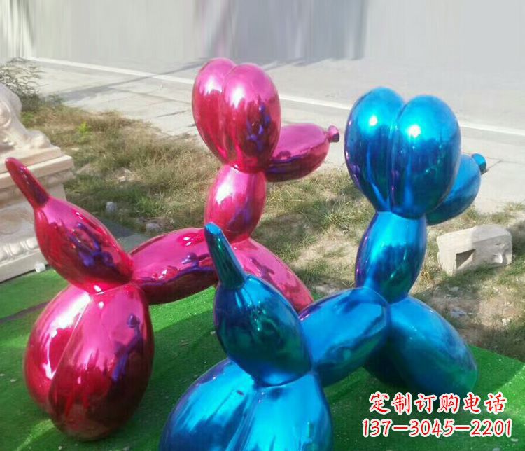 廊坊中领雕塑:精美不锈钢小狗雕塑,给您带来温馨的家庭氛围!