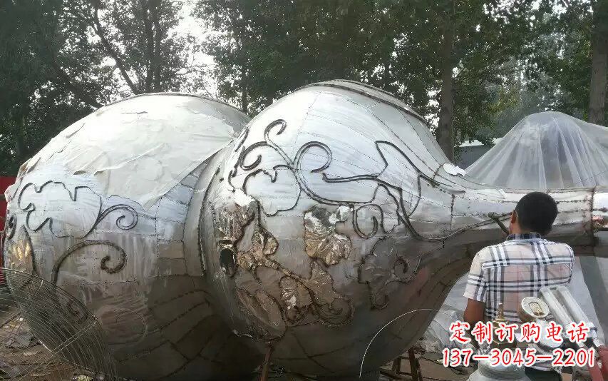 廊坊分外精美的不锈钢葫芦雕塑