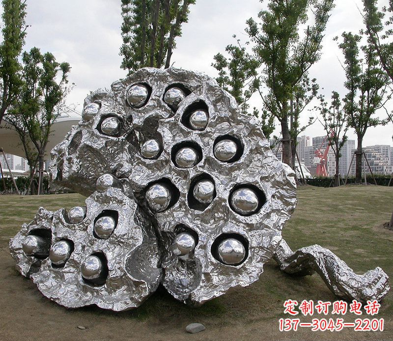 廊坊中领雕塑出品:高端不锈钢莲蓬雕塑