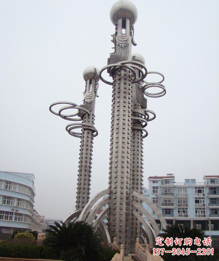 廊坊精美的不锈钢龙柱雕塑;