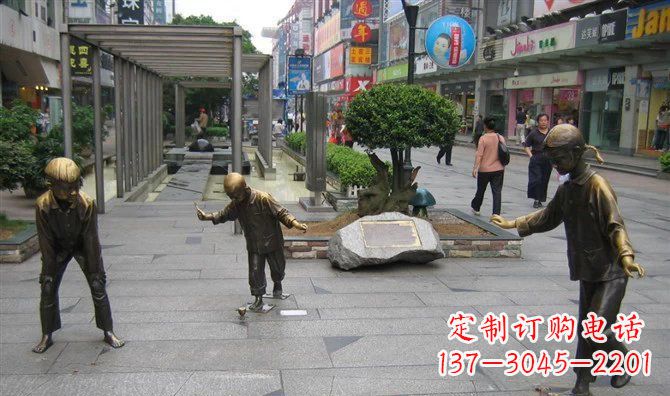 廊坊中领雕塑:陀螺小品人物铜雕