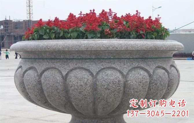 廊坊流线形花盆雕塑,打造完美室外空间