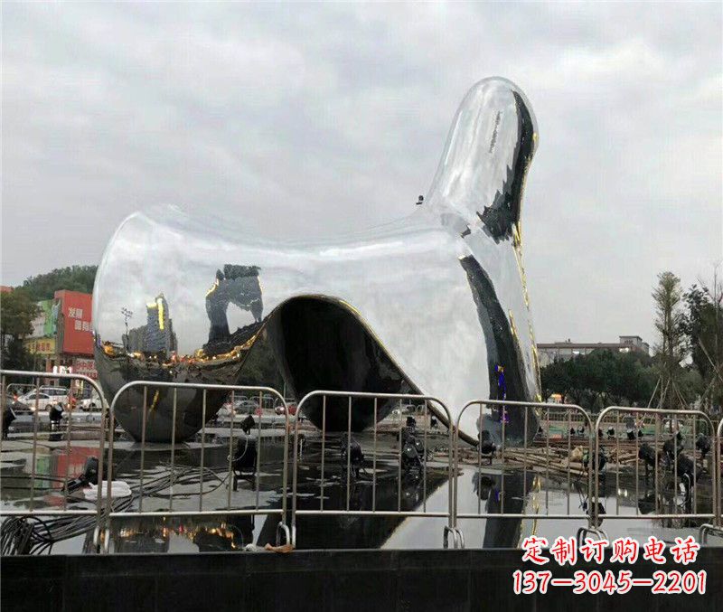 廊坊中领雕塑推出一款精美的抽象鸽子雕塑,专为…