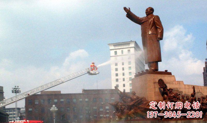廊坊广场挥手的毛主席景观铜雕