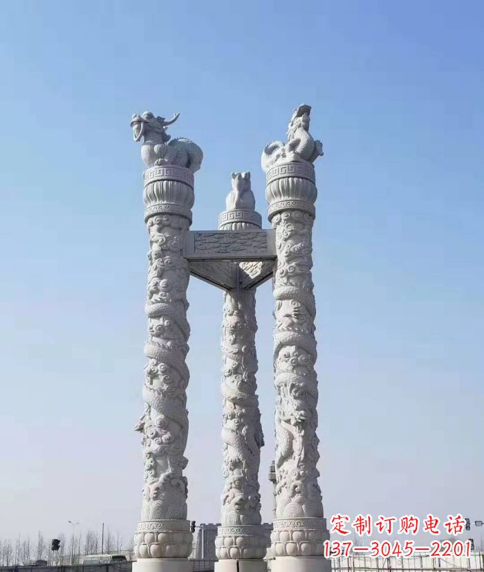 廊坊领雕塑:十二生肖石柱多彩景观