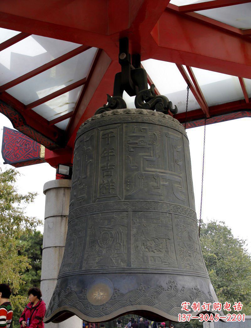 廊坊广场千年吉祥铜钟雕塑