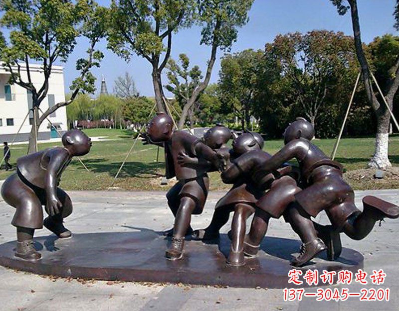 廊坊广场铜雕老鹰抓小鸡人物雕塑