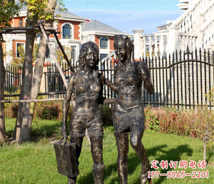 廊坊逛街购物的女孩人物铜雕