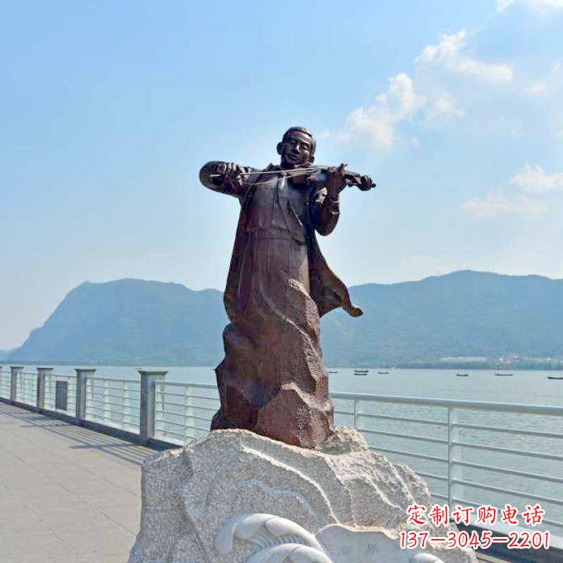 廊坊海边拉小提琴的聂耳雕像
