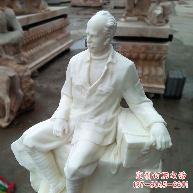廊坊经典白求恩坐姿雕塑