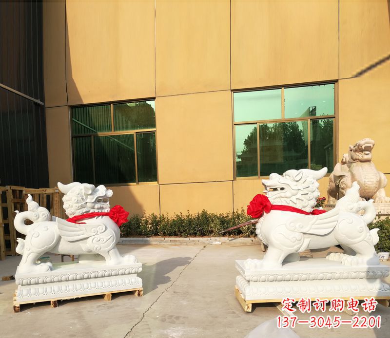 廊坊汉白玉立式貔貅门口招财石雕